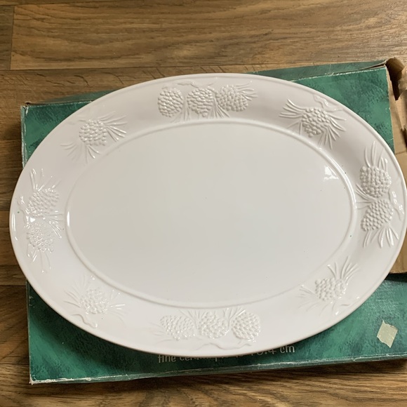 Stoneware Platter - Picture 2 of 3